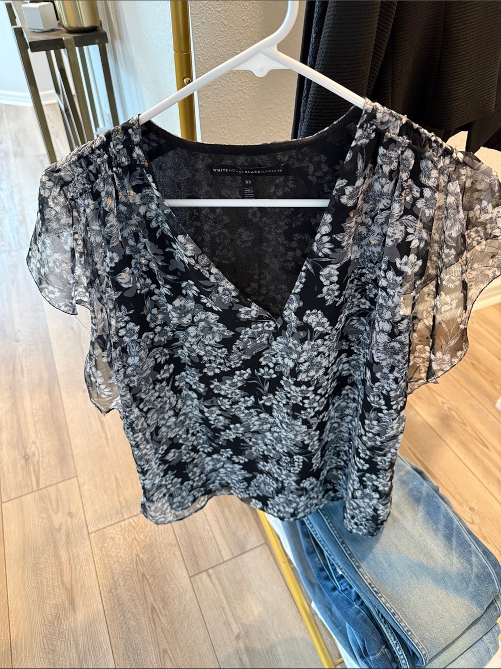 White House Black Market Black and White Floral V-Neck Flutter Sleeve Top